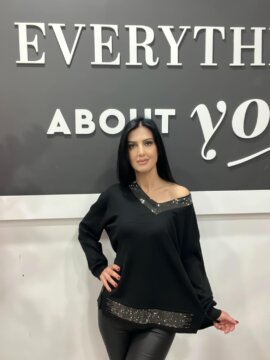 ΜΠΛΟΥΖΑ ΜΕ ΛΕΠΤΟΜΕΡΙΕΣ ΑΠΟ ΣΤΡΑΣ ΜΑΥΡΗ